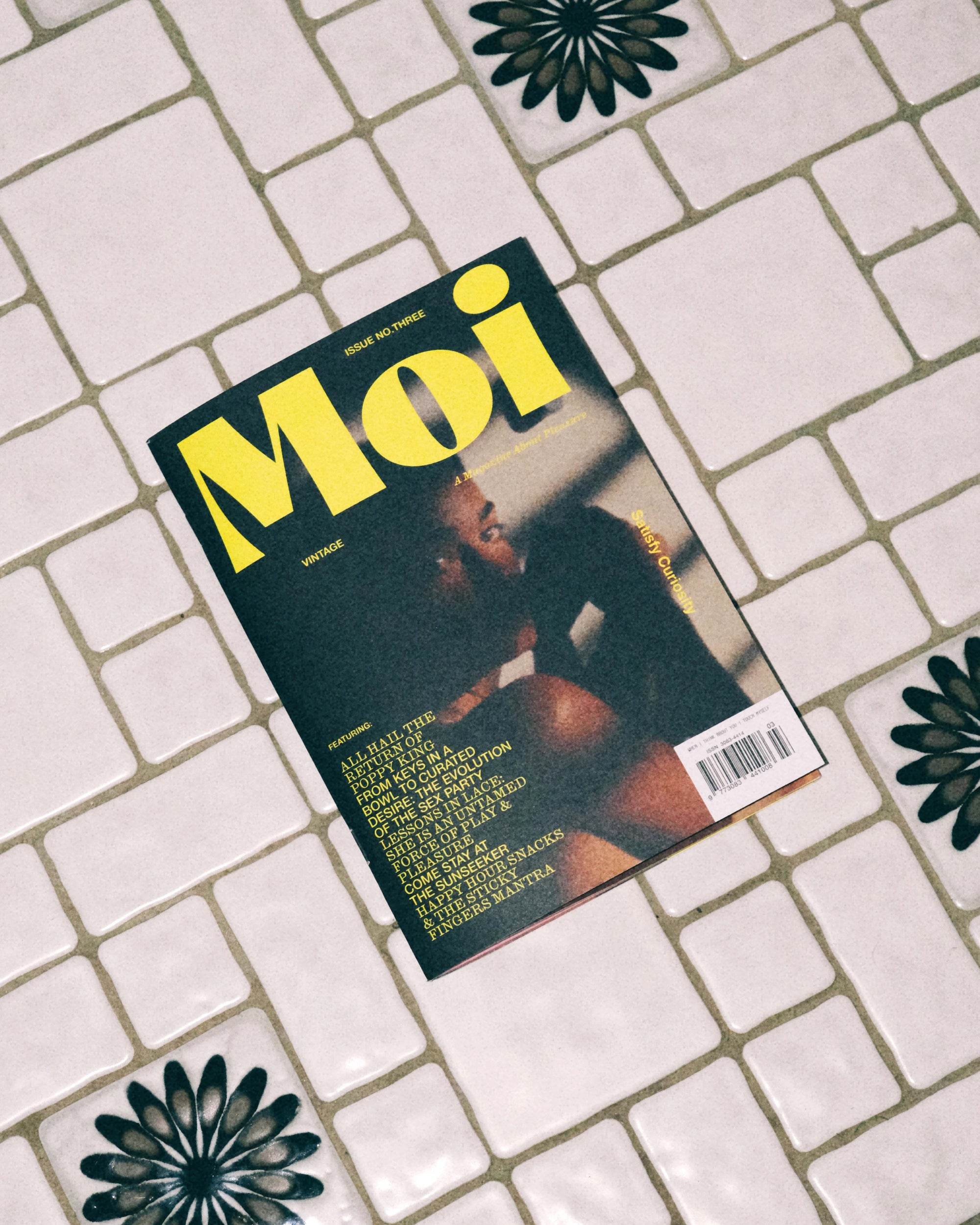 Moi Issue #03